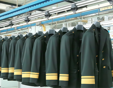 Ligne de production de vêtements militaires