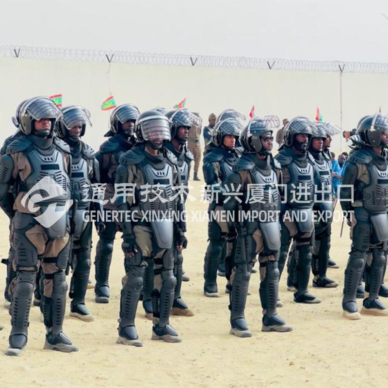 La société chinoise XINXING Xiamen propose des combinaisons anti-émeutes à la police africaine