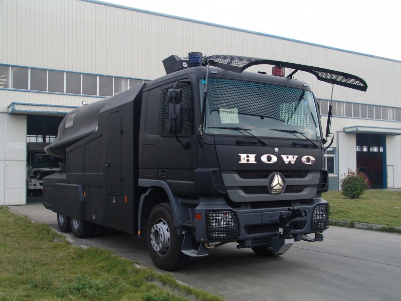 HOWO 6×4 Turbojet Riot Control Vehicle